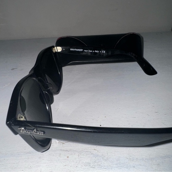 Ray-Ban Wayfarer Sunglasses - Picture 5 of 12